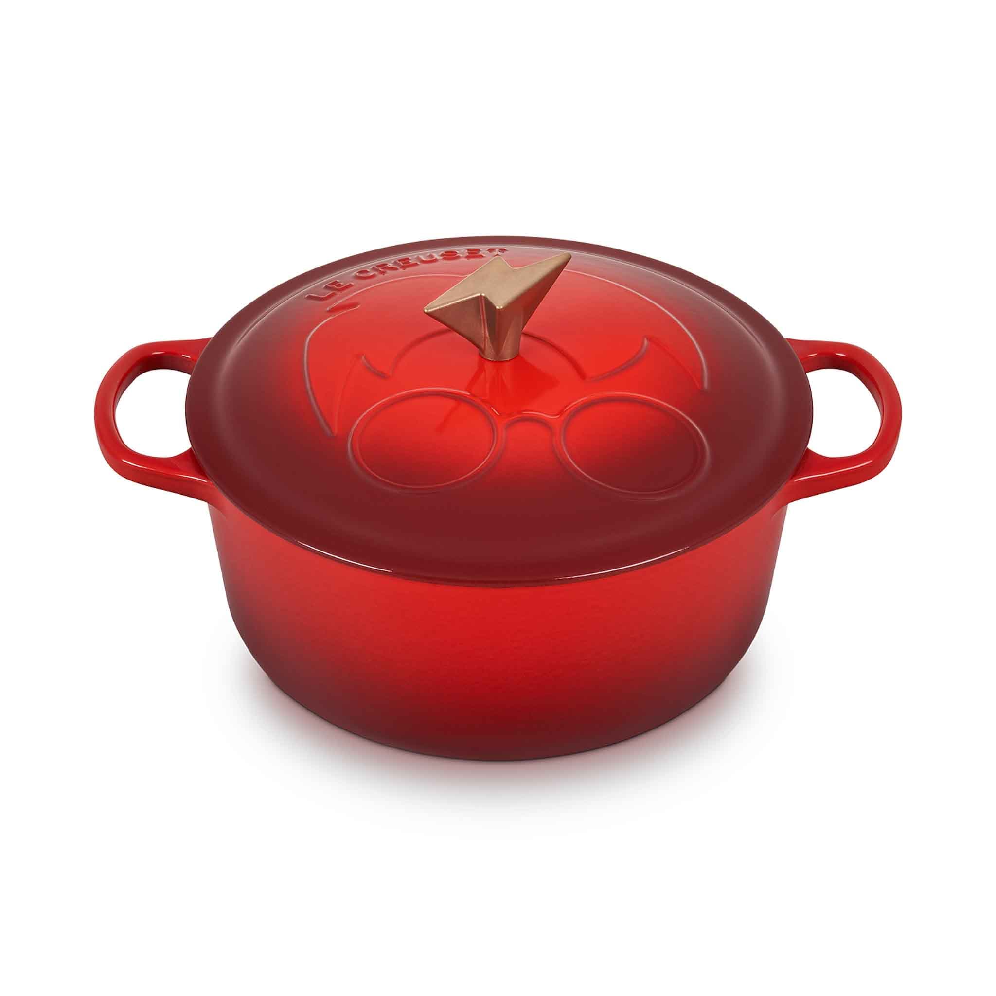 26CM HARRY POTTER™ SIGNATURE ROUND DUTCH OVEN - CERISE