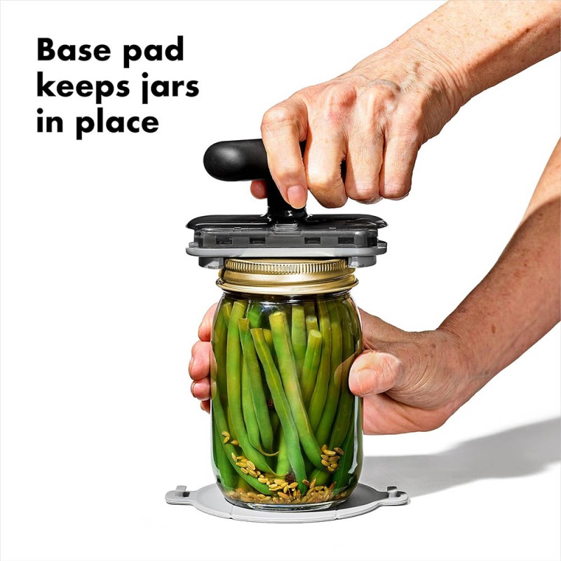 TWISTING JAR OPENER WITH BASEPAD