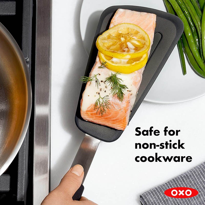 FLEXIBLE OMELET TURNER