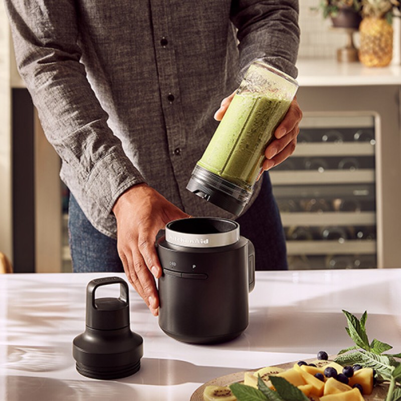 CORDLESS PORTABLE BLENDER WITH BATTERY