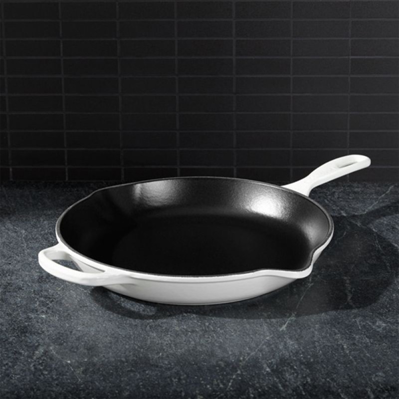 26CM SIGNATURE CAST IRON ROUND SKILLET - WHITE