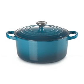24CM SIGNATURE ENAMELLED CAST IRON ROUND CASSEROLE...