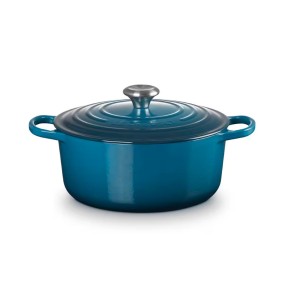 26CM SIGNATURE ENAMELLED CAST IRON ROUND CASSEROLE...