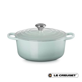 26CM SIGNATURE ENAMELLED CAST IRON ROUND CASSEROLE...